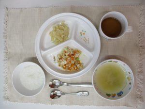 3月6日（月）の給食・おやつ