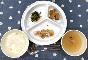 9月28日(木)の給食・おやつ