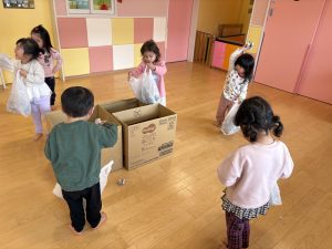 新聞紙遊びをしたよ📰✨