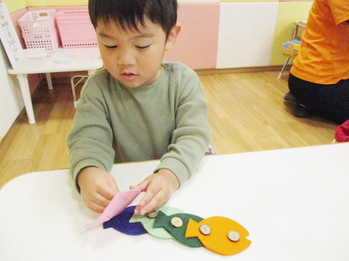 ボタンはめおもちゃ