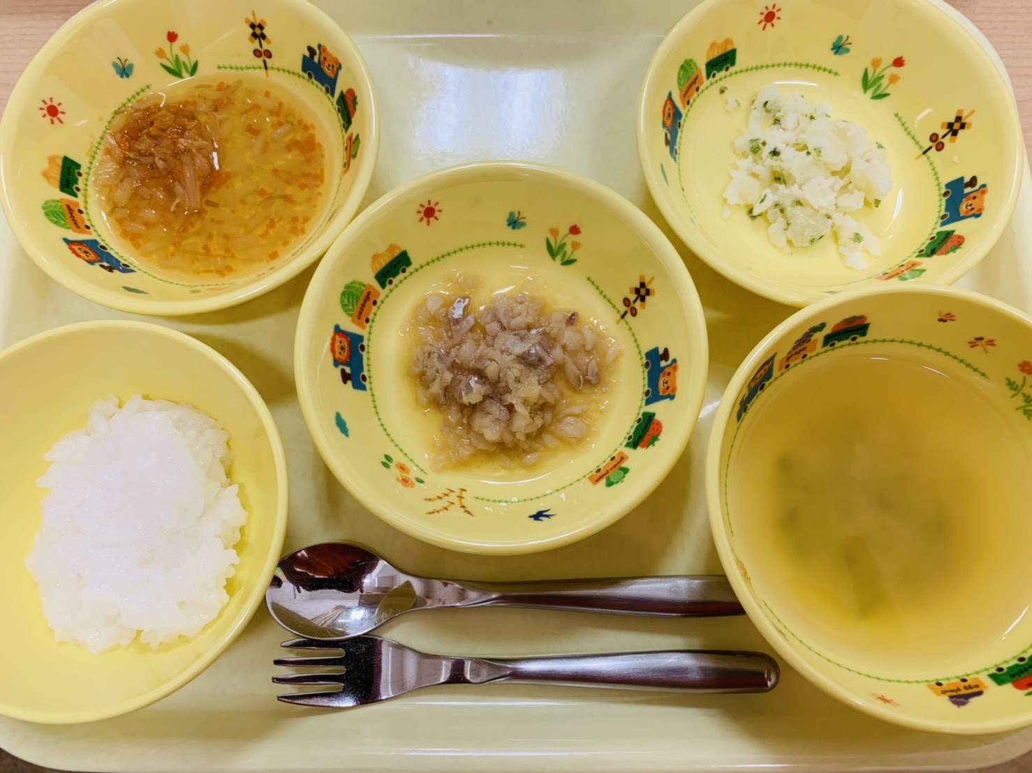 3月20日(月)の給食・おやつ