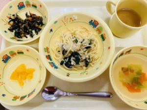 3月7日(月)の給食・おやつ