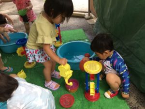 👒水遊びが始まったよ🚿