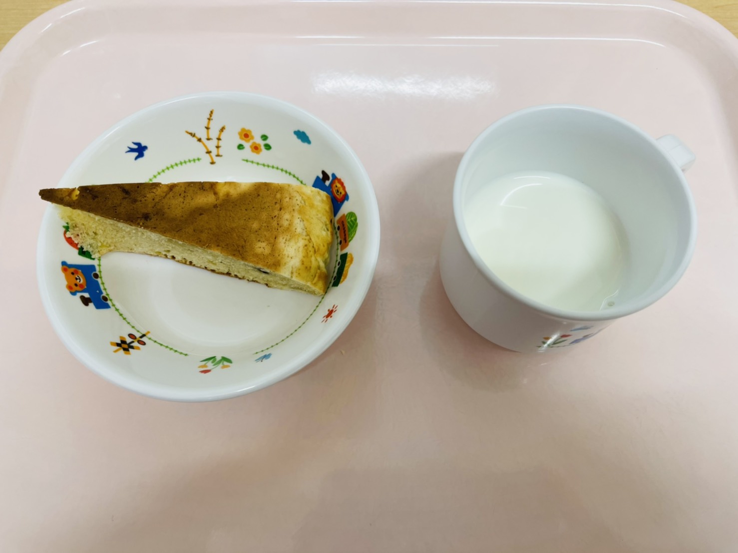 3月31日(金)の給食・おやつ