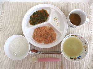 4月11日(火)の給食・おやつ