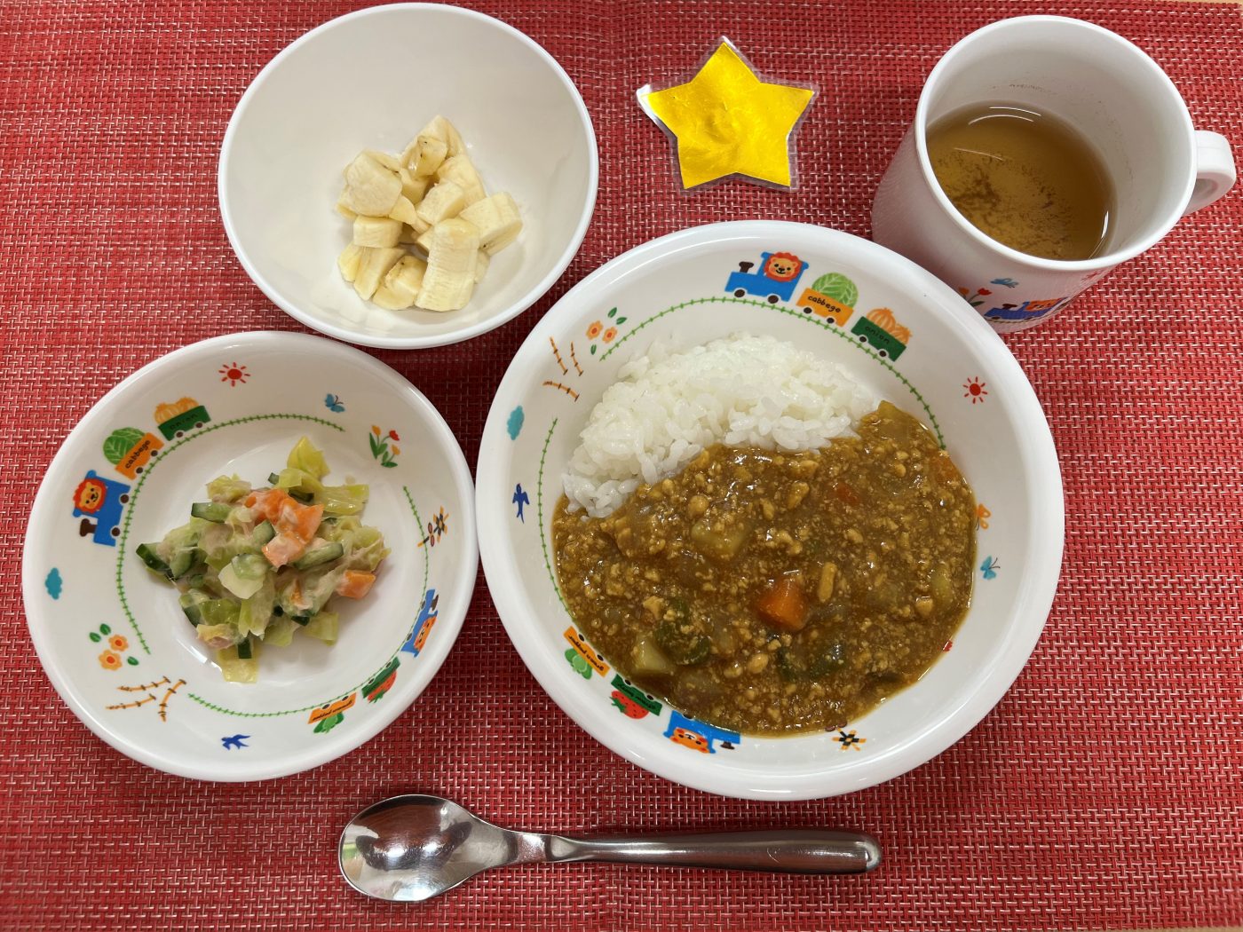 【3月7日㈮の給食・おやつ】