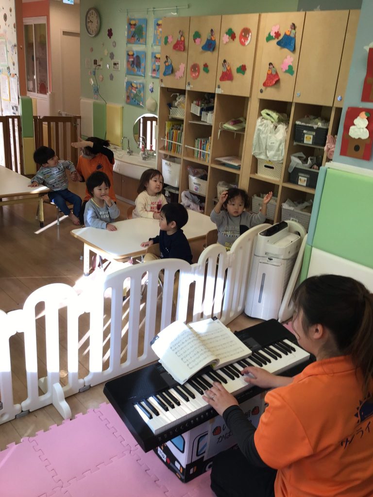 リトミックの時間で音楽と仲良し♪