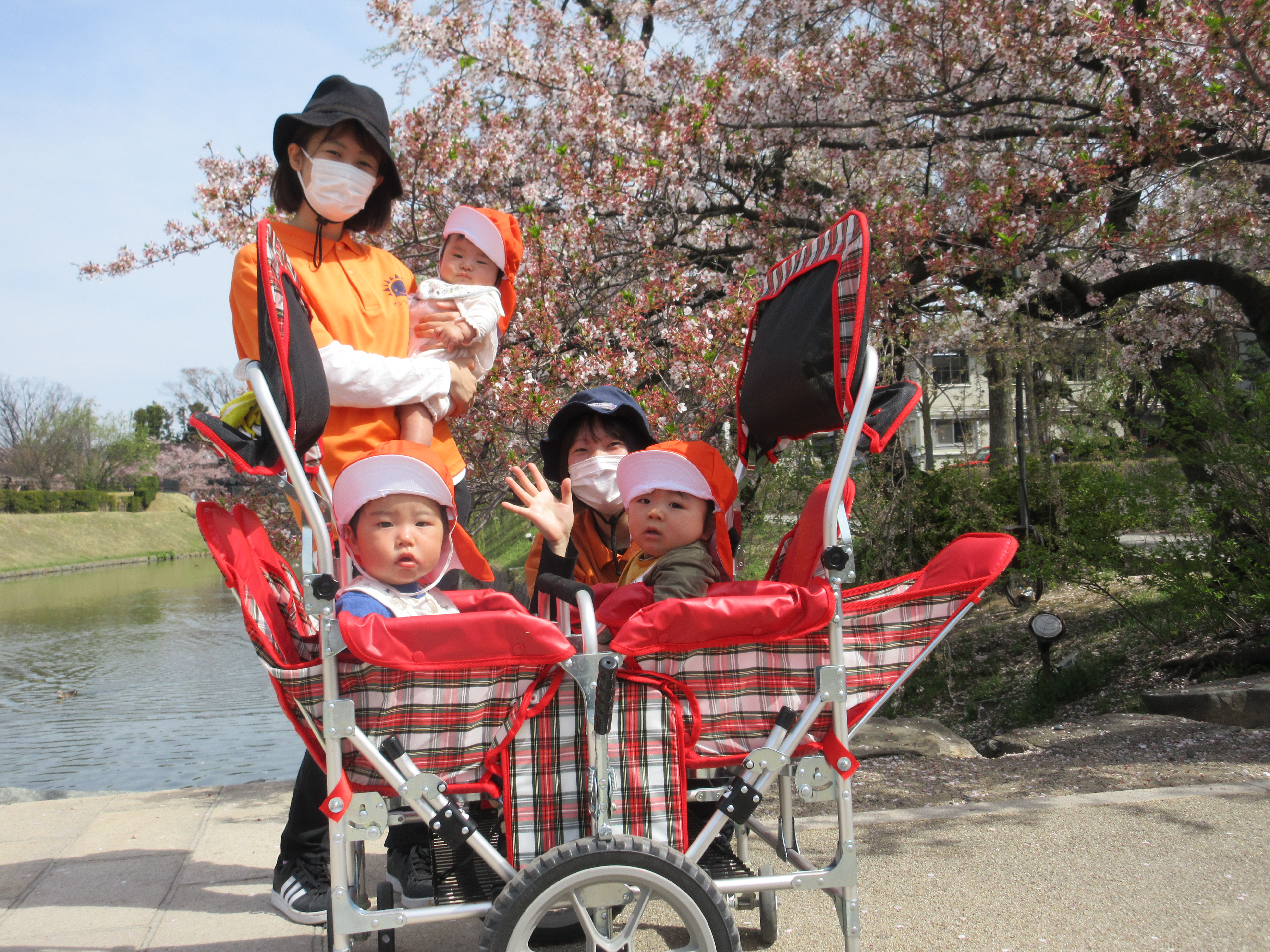 ４・１５　桜の木＆いちご製作＆芝生公園