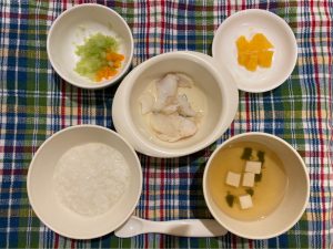 8月18日(木)の給食・おやつ