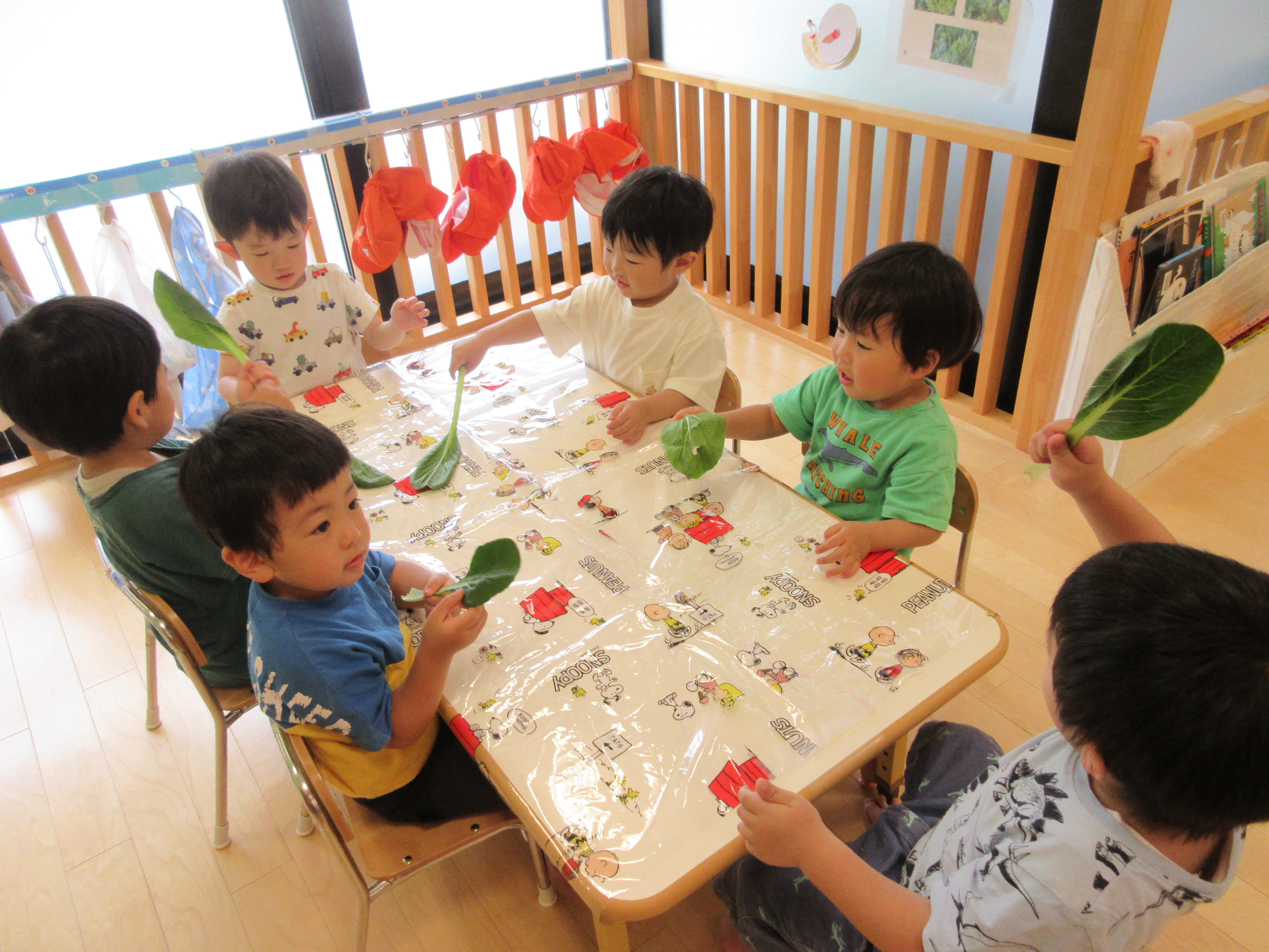 6月９日(金)　かたつむり製作・お風呂ごっこ＆あじさい製作