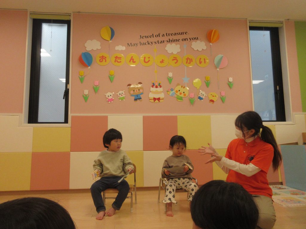 ３・２８　桜の製作・戸外遊び&おやつ撮影会・蝶々の製作