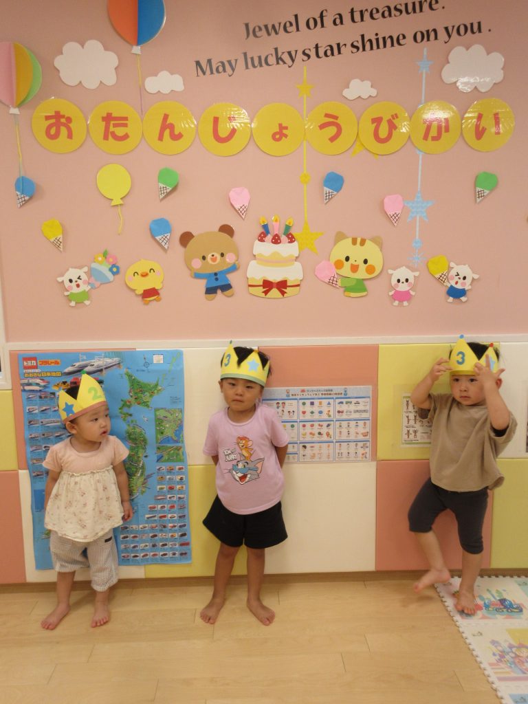 8・29 お絵描き・花火の塗り絵・ウォーターテーブル