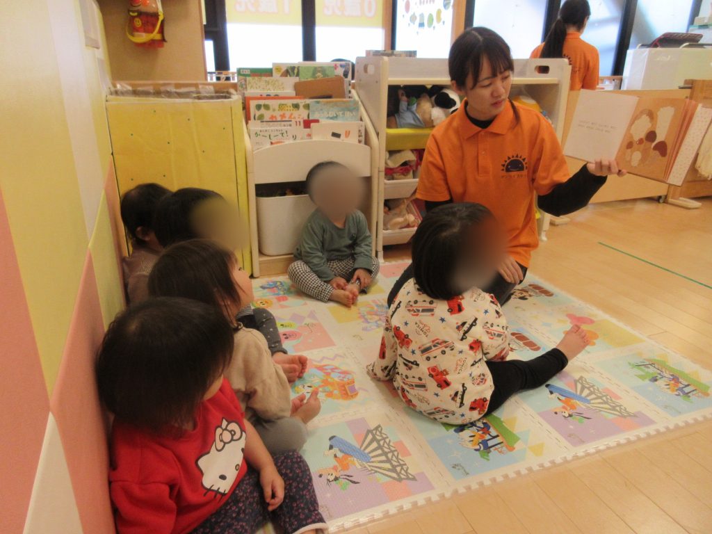 11・7 絵本読み合い