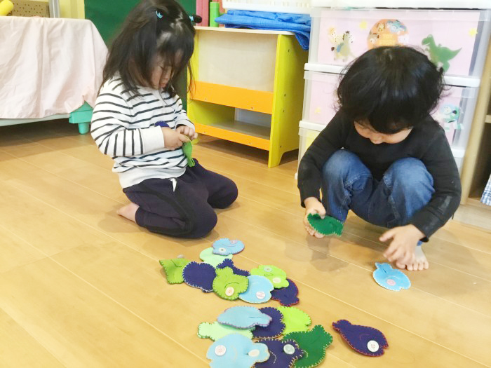 ボタンはめおもちゃ