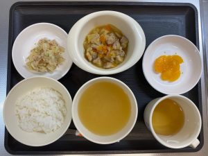 10月10日(土)の給食・おやつ