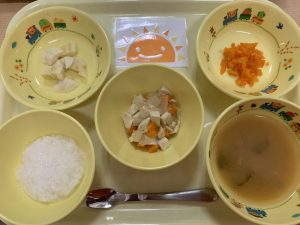 10月5日(月)の給食・おやつ