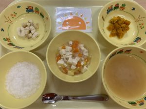 10月12日(月)の給食・おやつ