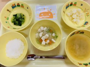 11月9日(月)の給食・おやつ