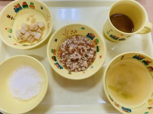 11月17日(火)の給食・おやつ