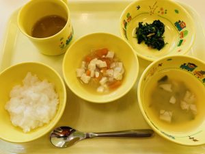 12月7日(月)の給食・おやつ