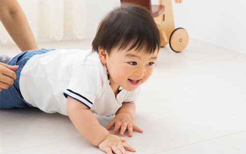 赤ちゃんも大喜び! 雨の日ものおうち遊び！