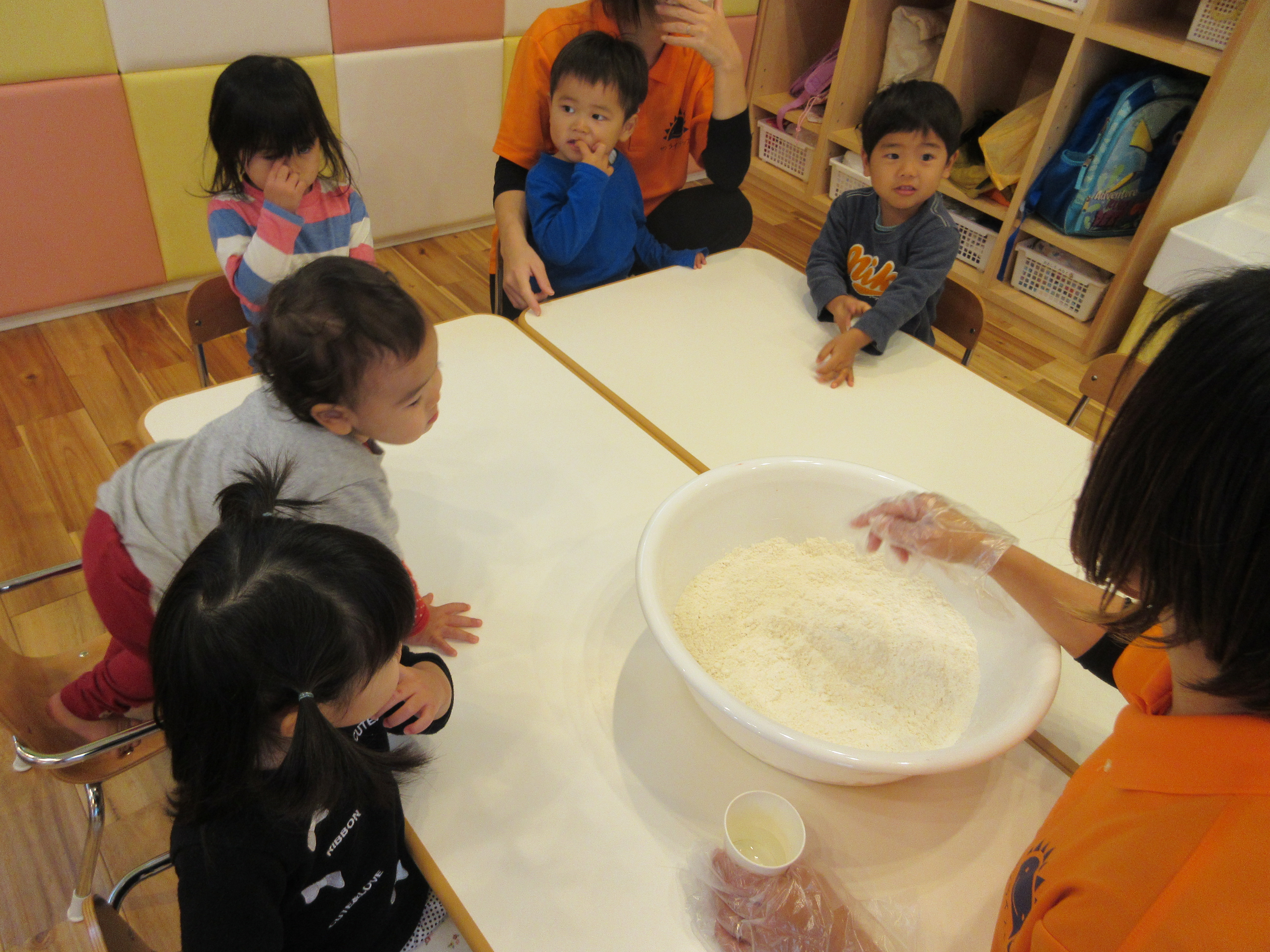 小麦粉粘土や初めてのお散歩場所