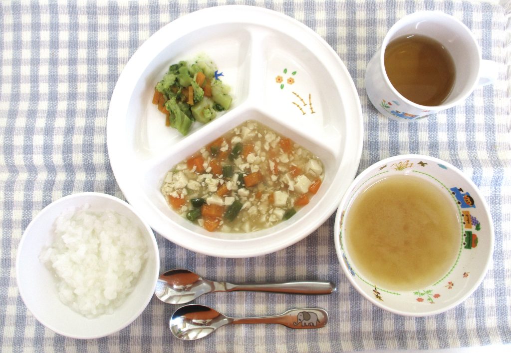 9月4日(月)の給食・おやつ