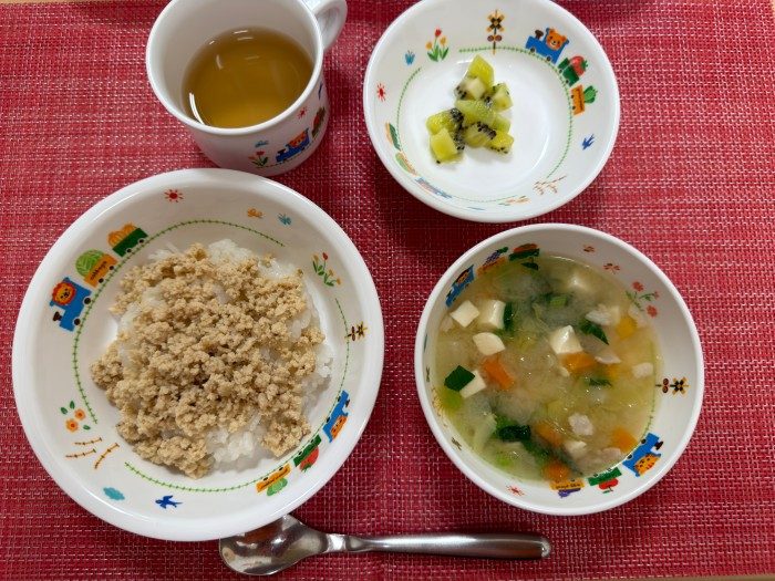 【3月17日㈫の給食・おやつ】