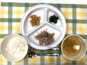 8月22日(火)の給食・おやつ