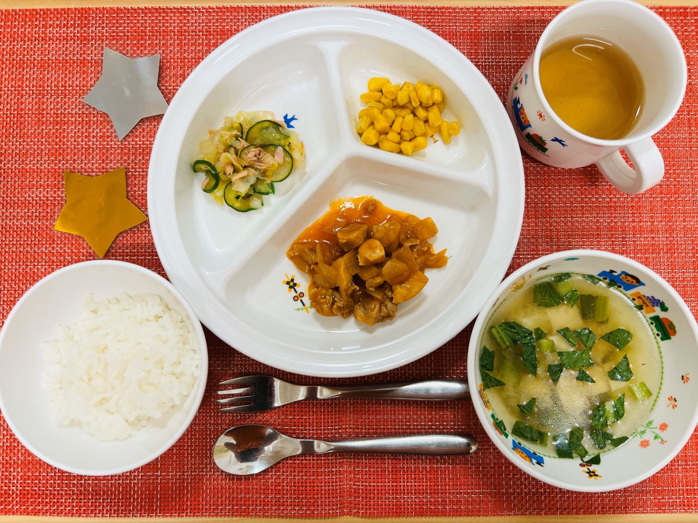 【４月５日(金)の給食・おやつ】