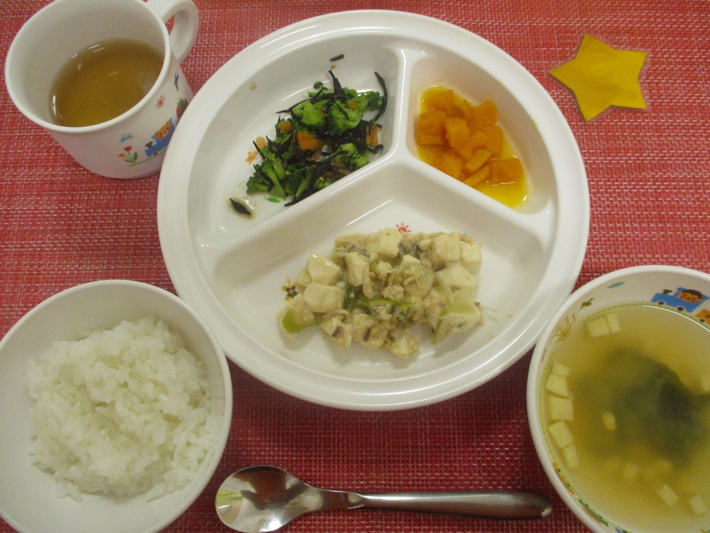 【5月26日㈪の給食・おやつ】