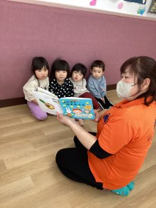 ★絵本読み合いプログラム★