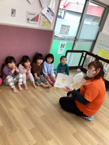 ★絵本読み合いプログラム★