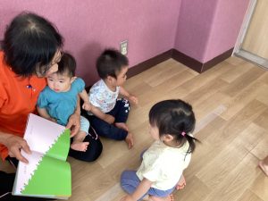 ★絵本読み合いプログラム★