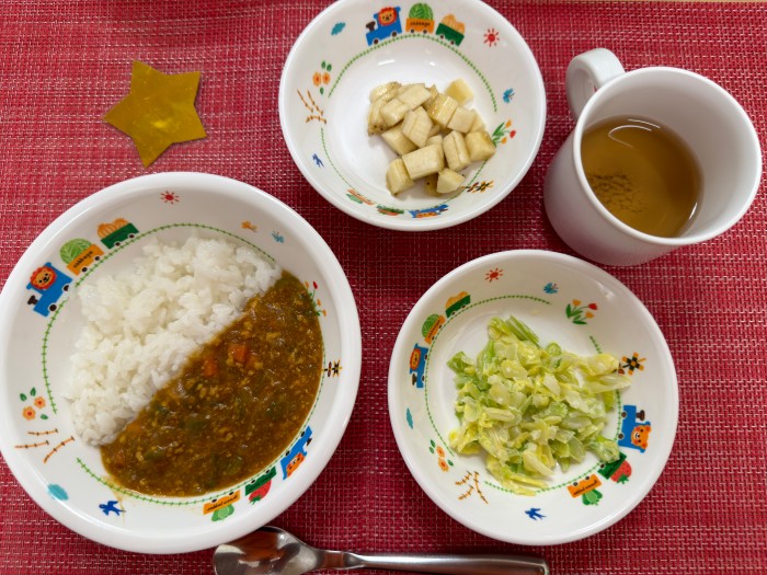 12月15日㈪の給食・おやつ
