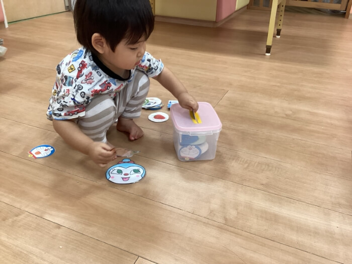 落とす玩具