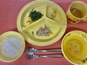 ８月９日（火）の給食・おやつ