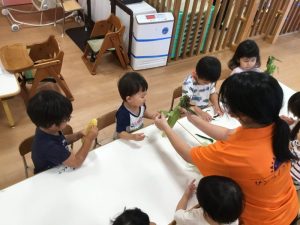 【小規模保育園:小田原園】とうもろこし触ってみたよ🌽