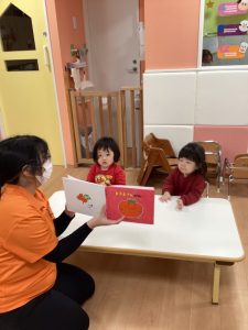 【小規模保育園:小田原園　絵本プロジェクト「トマトさんがね…」】