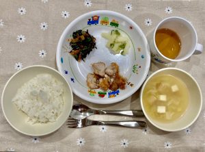 4月25日(火)の給食・おやつ