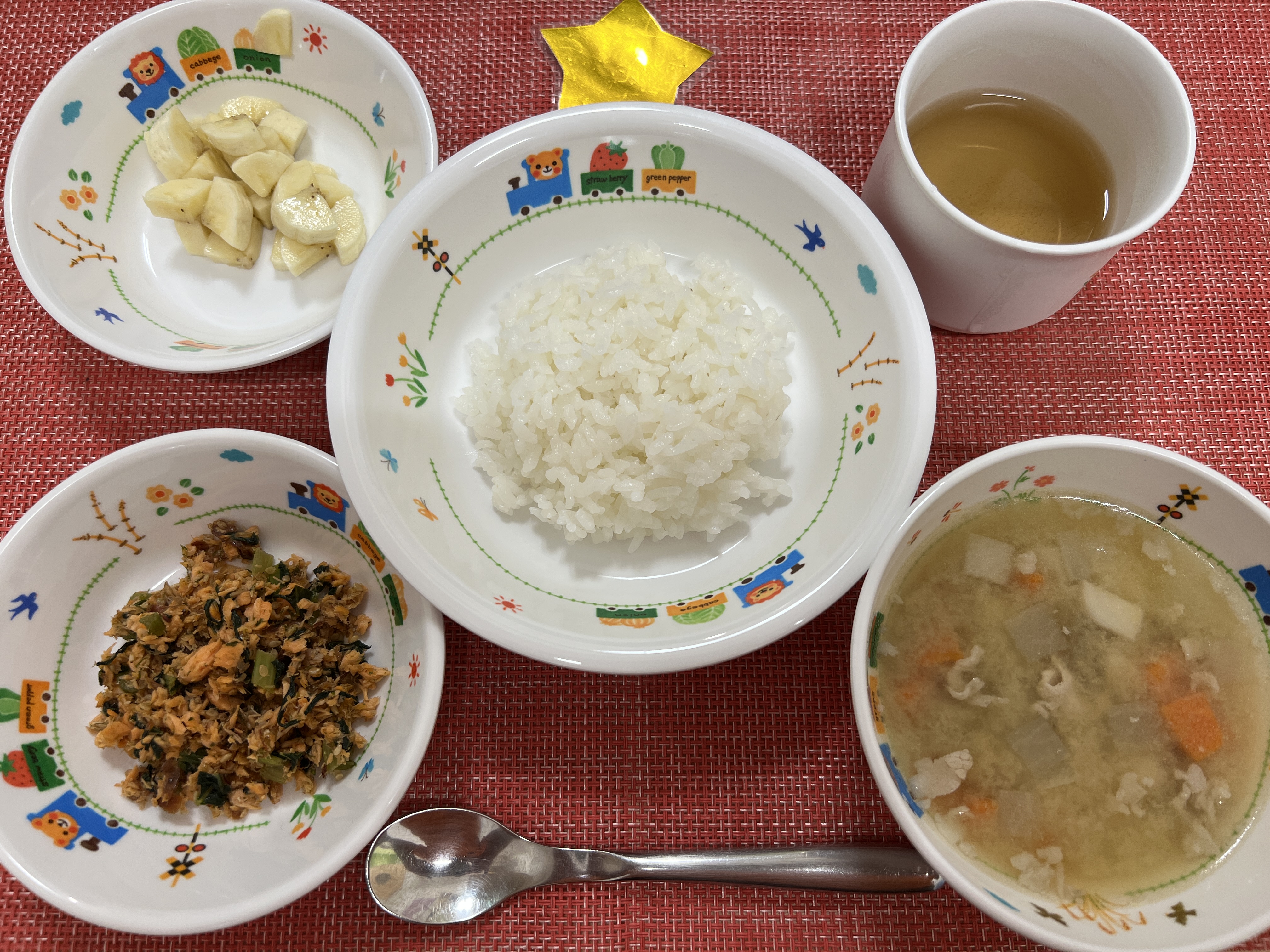 【10月2日㈭の給食・おやつ】