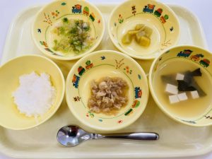 3月5日(金)の給食・おやつ