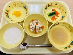 3月8日(月)の給食・おやつ