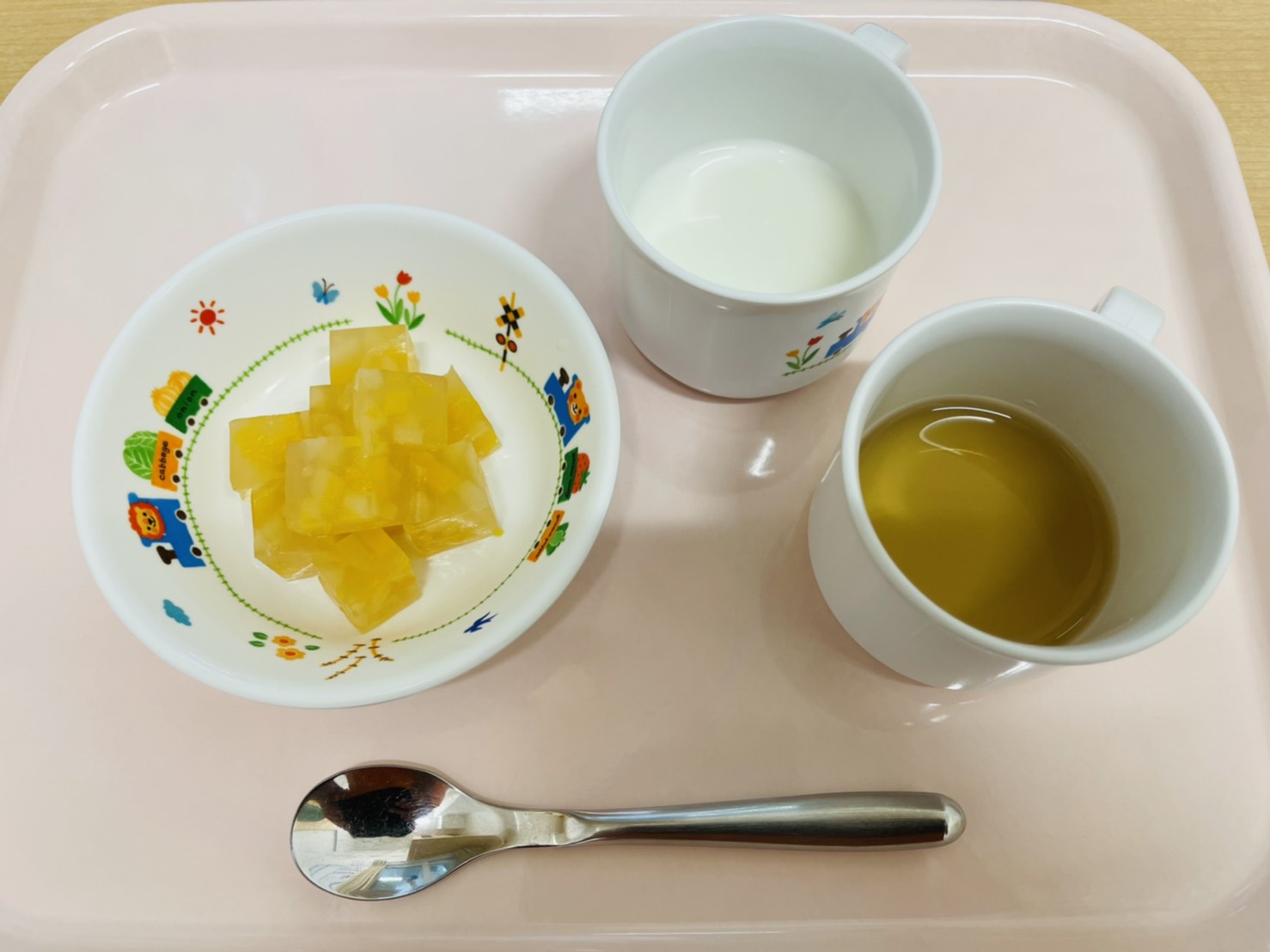 11月26日(土)の給食・おやつ