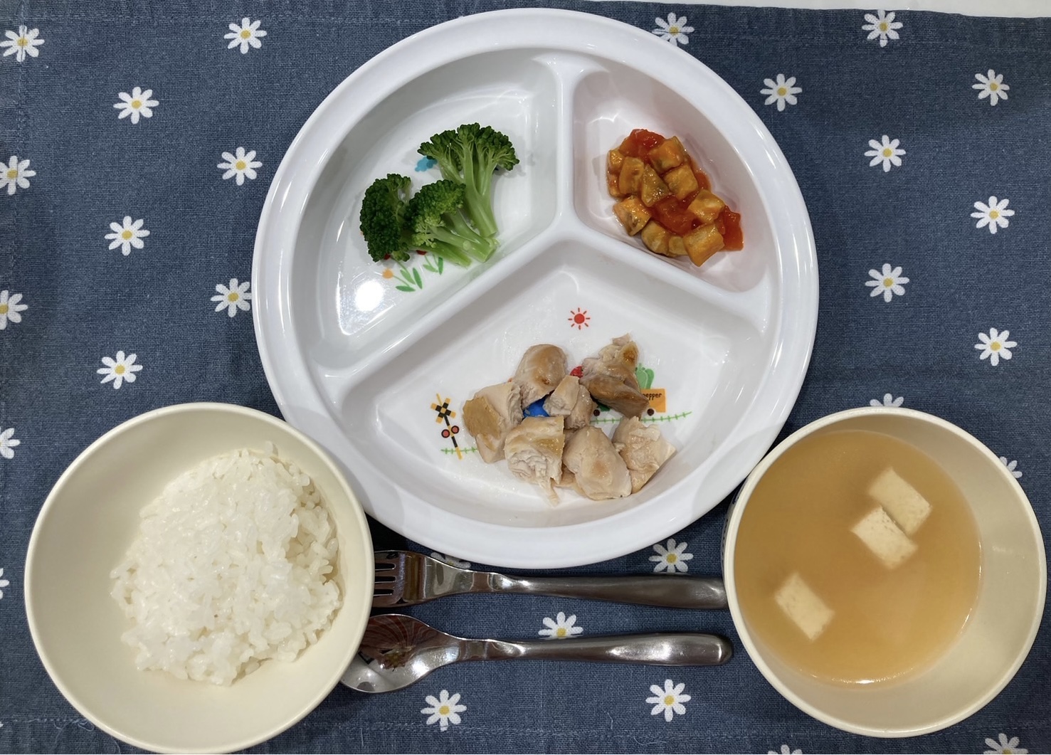 9月8日(金)の給食・おやつ