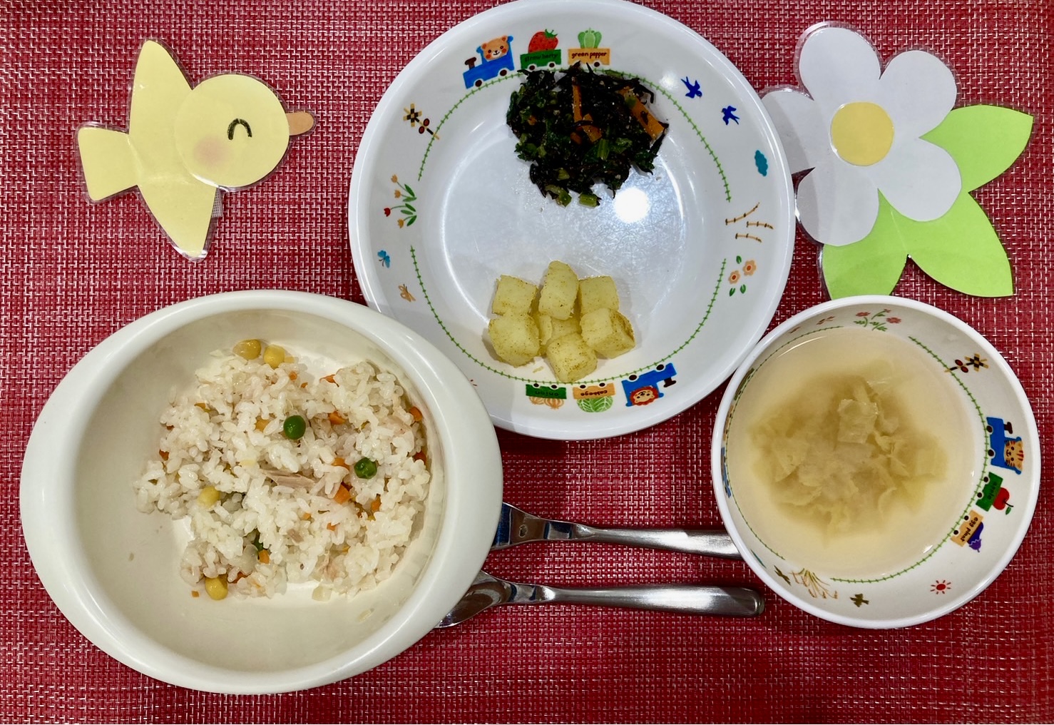 3月18日(月)の給食・おやつ