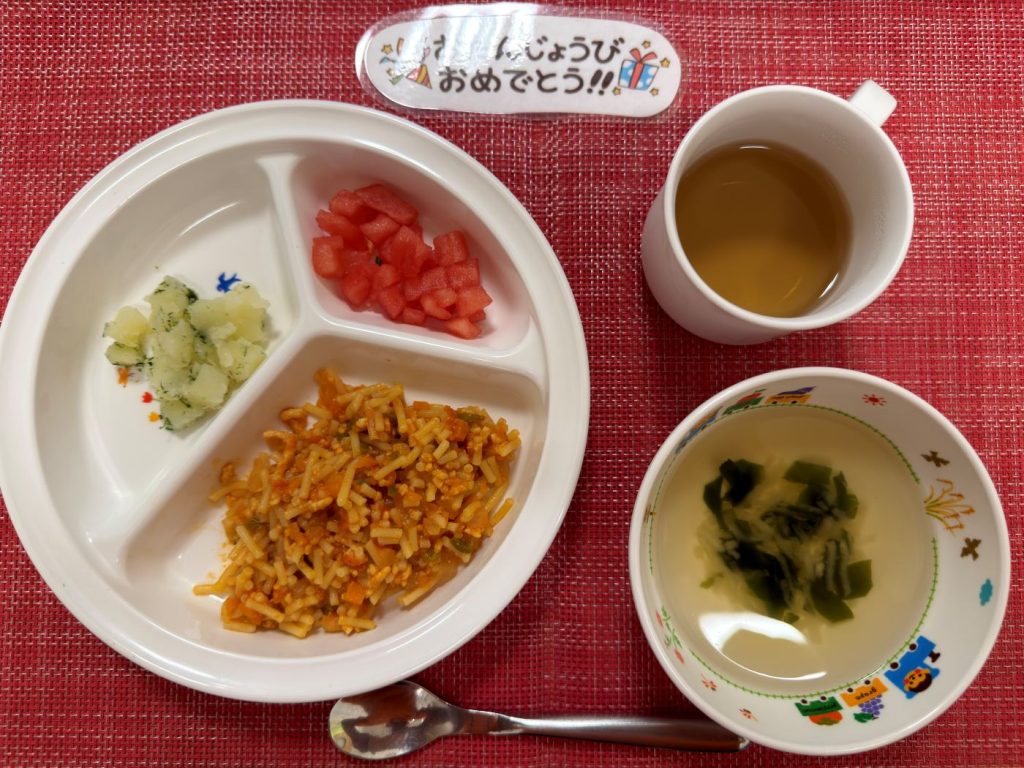 【8月25日㈫の給食・おやつ】【誕生日会】