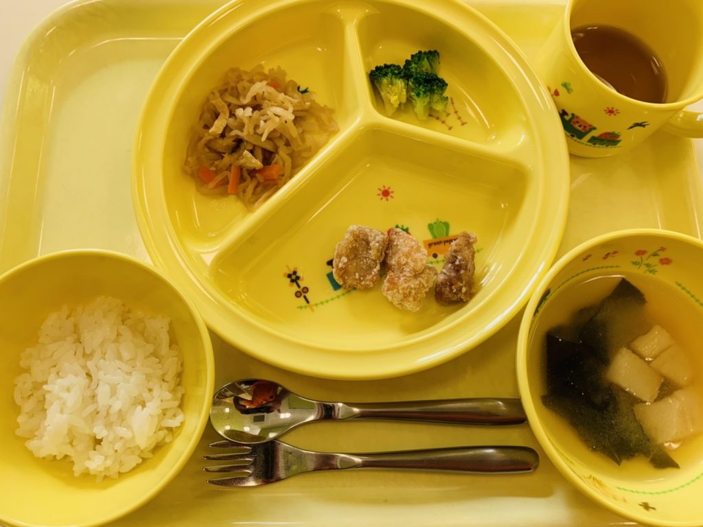 3月4日(土)の給食・おやつ