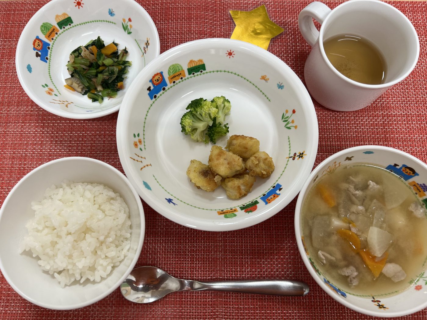 【10月11日㈮の給食・おやつ】