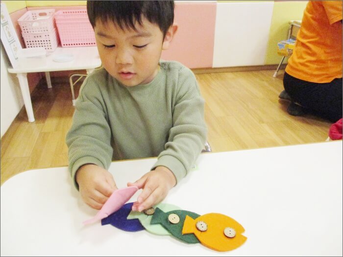 ボタンはめおもちゃ